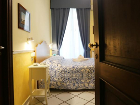 Гостиница Santa Lucia 50  Неаполь